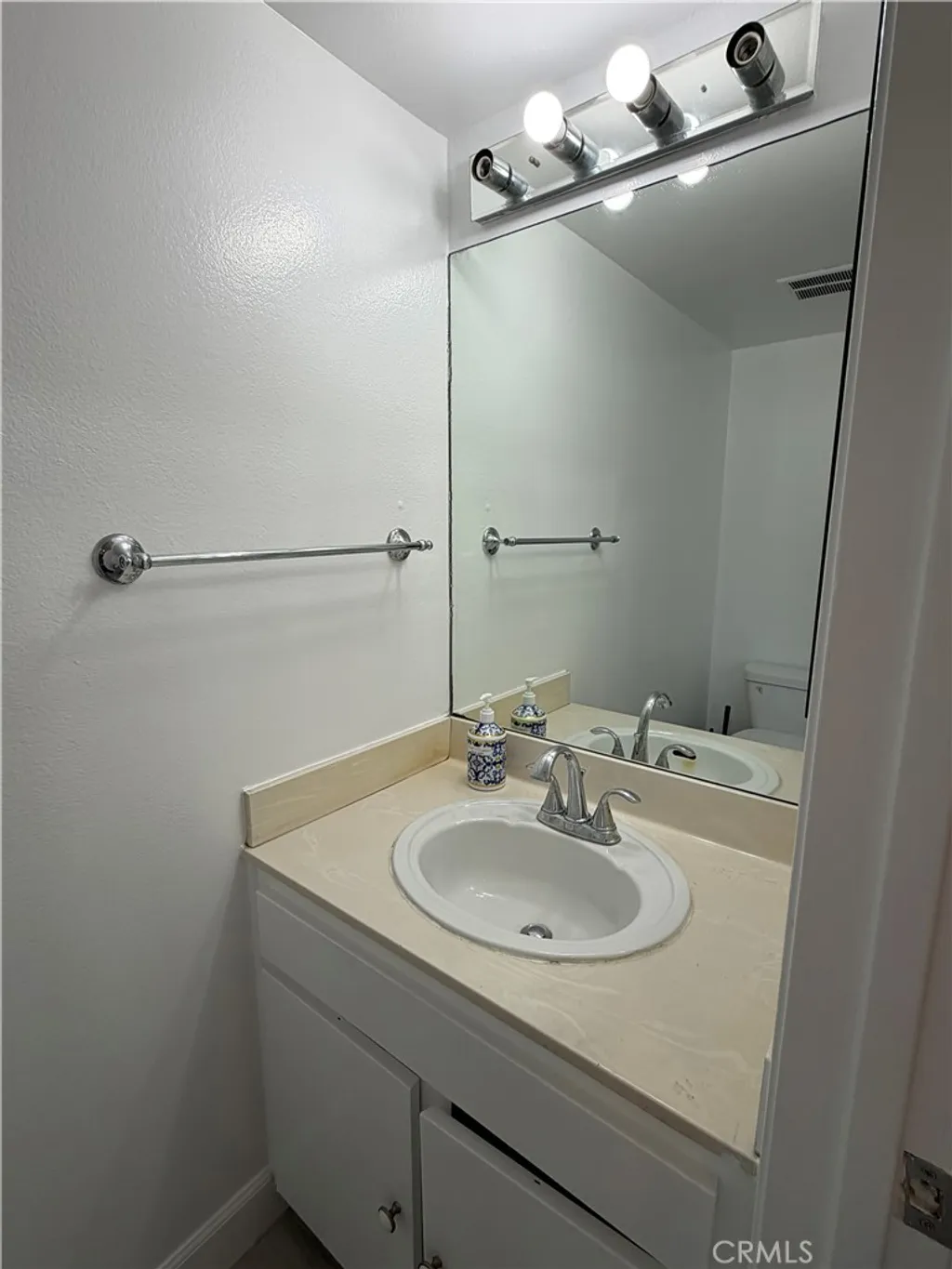 Additional image 12 of 19142 Haynes Street Unit 4, Reseda, CA 91335