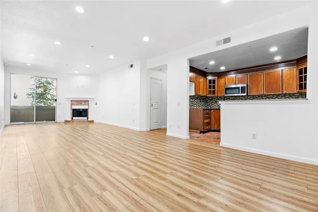 Additional image 46 of 16940 Chatsworth Unit 208, Granada Hills, CA 91344