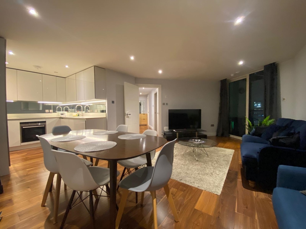 2 Bed Flat, Bridge Place, SW1V, N1 7GU