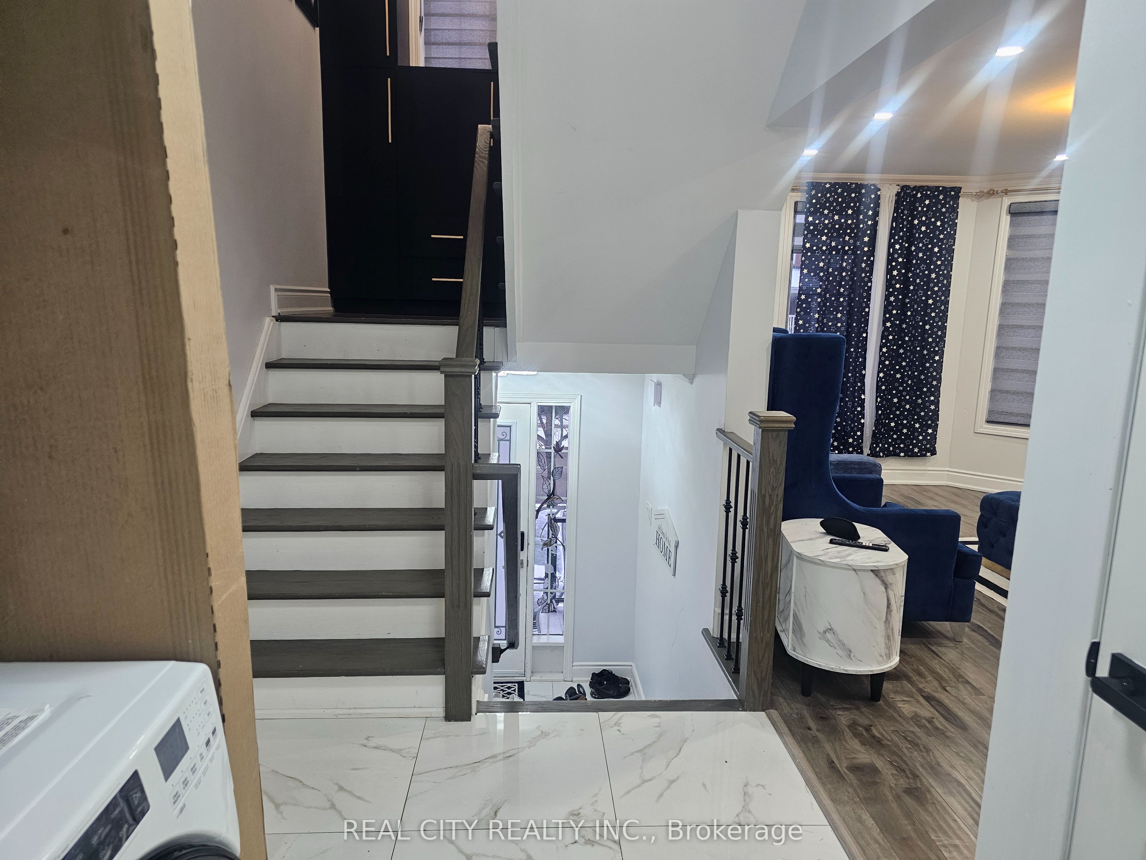 Additional image 5 of 1680 Samuelson Circle, Mississauga, ON, L5N 7Z7