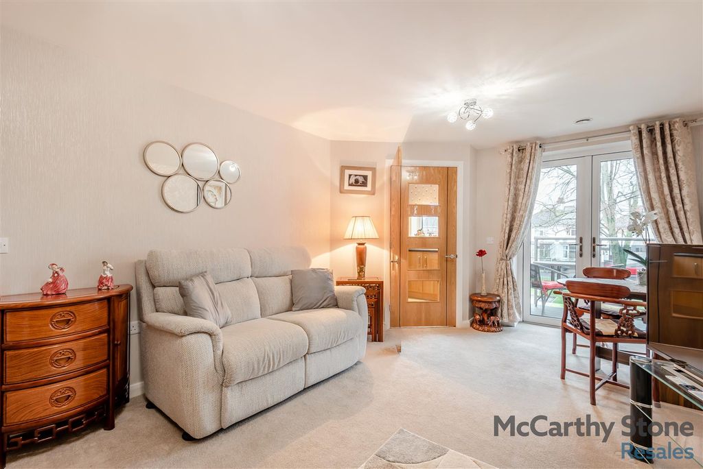 2 bed flat for saleMaritime Court, Taylors Avenue, Cleethorpes DN35