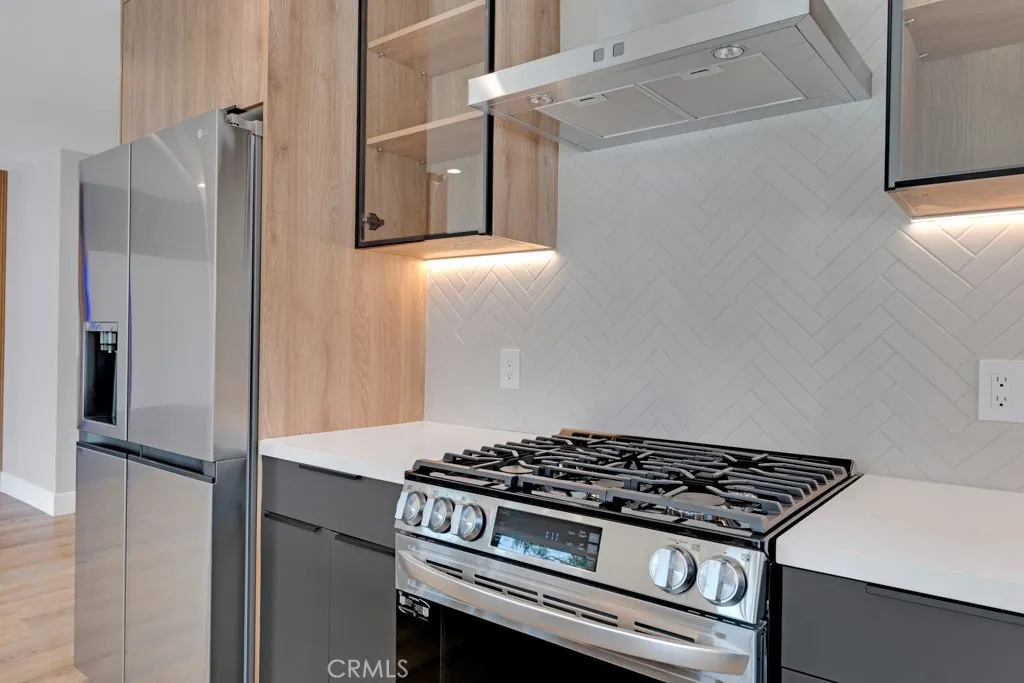 Additional image 10 of 18240 Hartland Street, Reseda, CA 91335