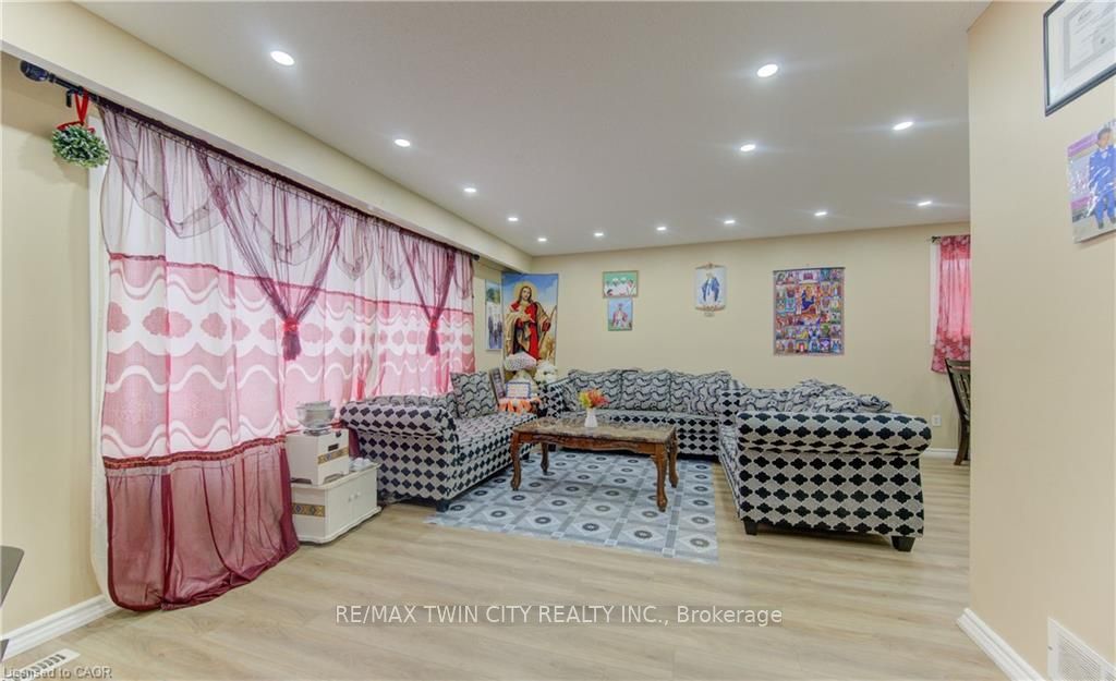 Additional image 4 of 110 Hazelglen Drive, Kitchener, ON, N2M 2E5