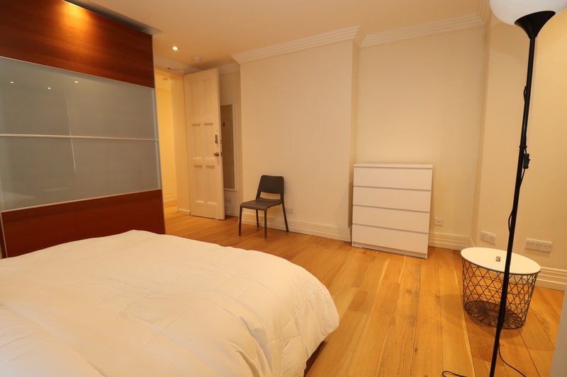 Additional image 2 of Room in a Shared Flat, Lodge Road, NW8, N1 7GU