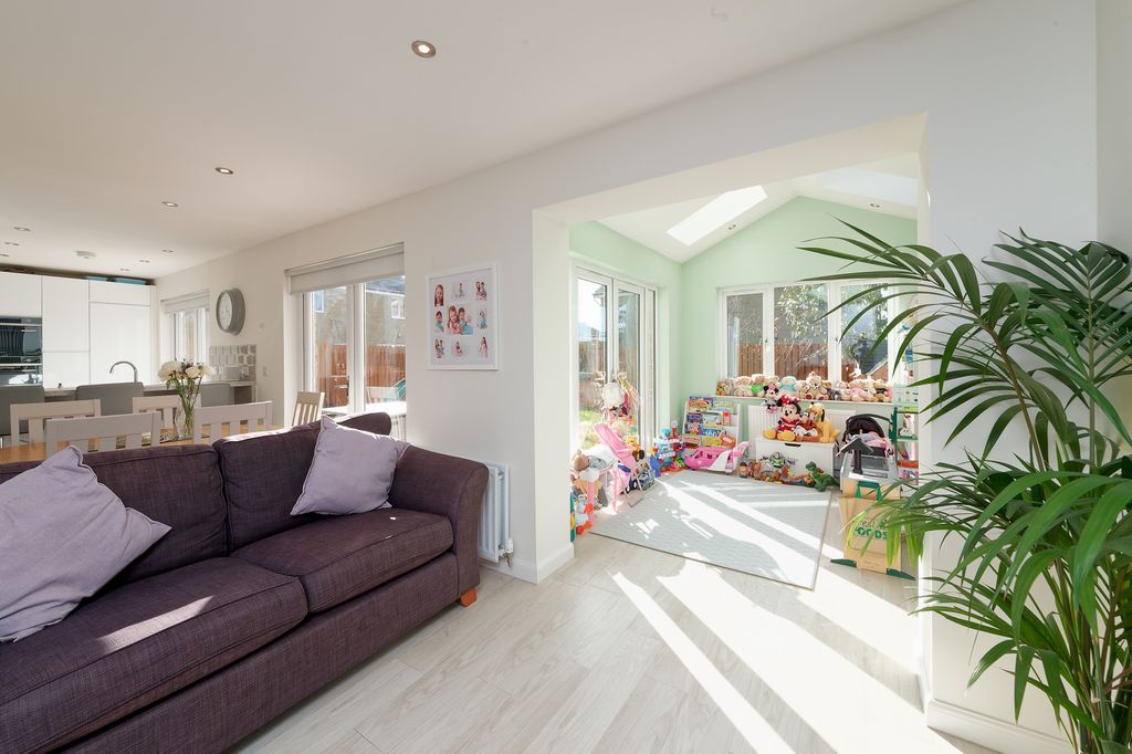 Additional image 9 of 5 bed detached house for sale33 Lochside Avenue, Bishopton PA7
