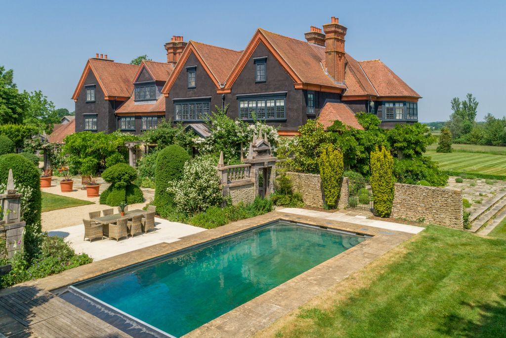 9 bed country house for saleMalmesbury, Ladyswood SN16