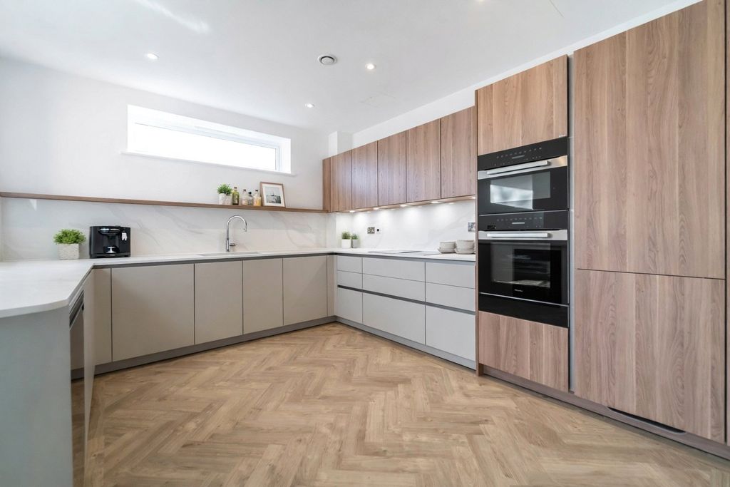 Additional image 3 of 3 bed flat for saleThe Links, Meols Drive, West Kirby, Wirral CH48