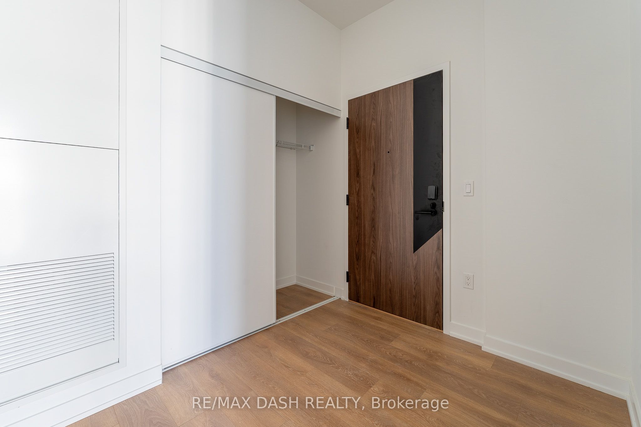 Additional image 6 of 1011-1037 The Queensway Avenue, Toronto, ON, M8Z 0H5