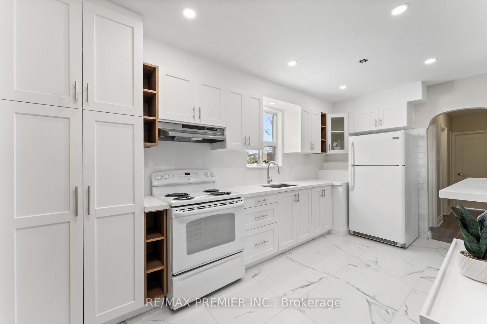 Additional image 4 of 1013 Briar Hill Avenue, Toronto, ON, M6B 1M6