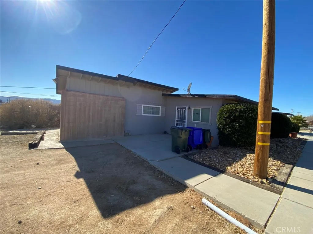 Additional image 3 of 13193 Navajo Rd Unit 3, Apple Valley, CA 92308