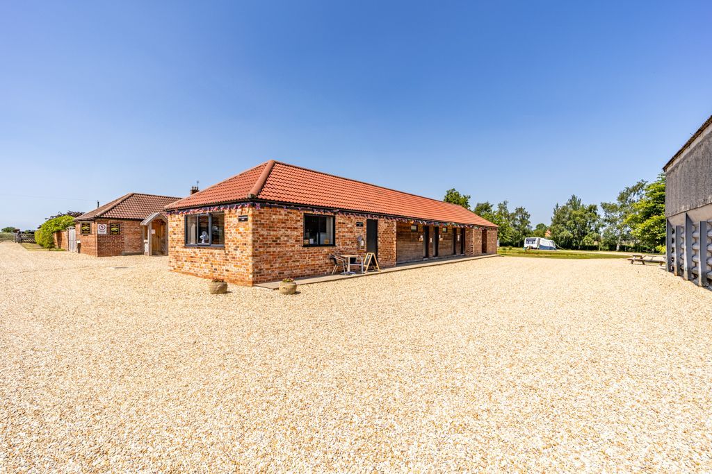 Additional image 9 of 5 bed country house for saleCross Lane, Glentham, Market Rasen LN8
