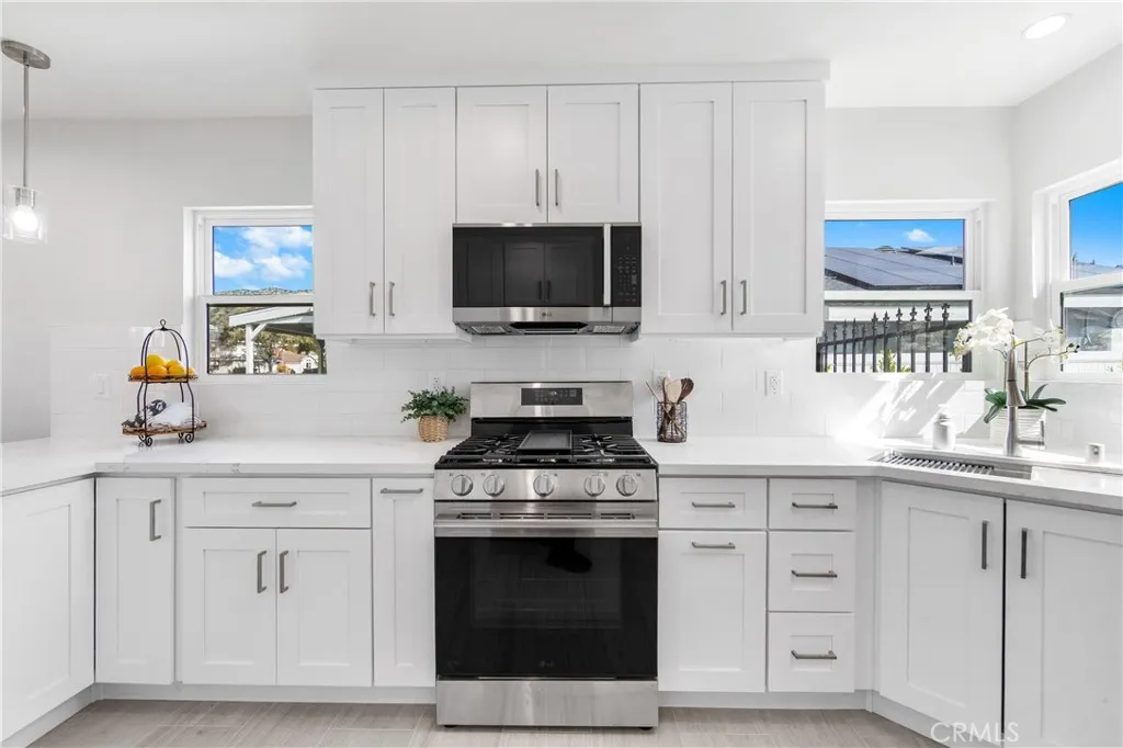 Additional image 84 of 406 Eton Dr, Burbank, CA 91504