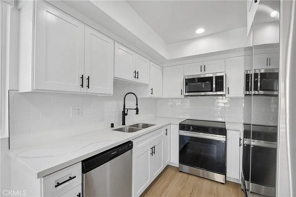 Additional image 5 of 14420 Tiara St, Van Nuys, CA 91401