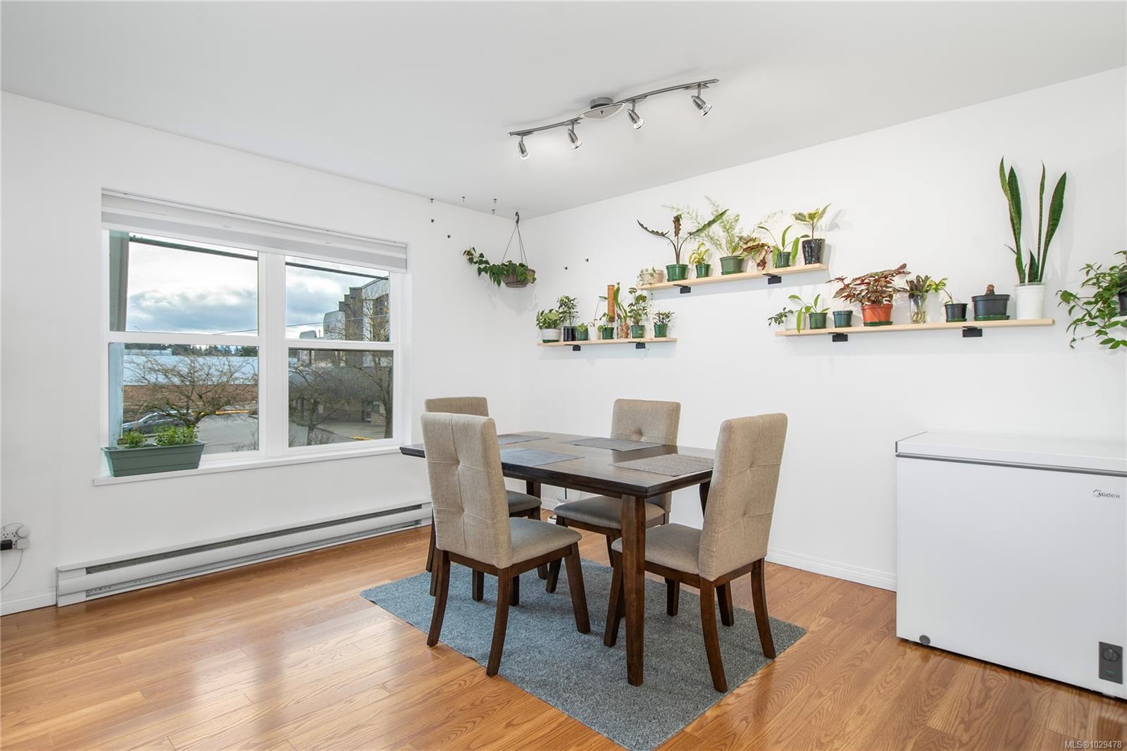 202-2525 Fitzgerald Avenue, Courtenay, BC, V9N 6J4