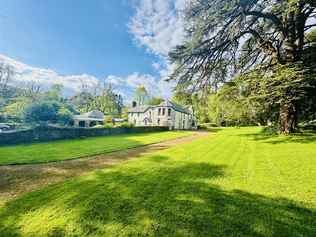 6 bed farm for saleCrynant, Neath SA10