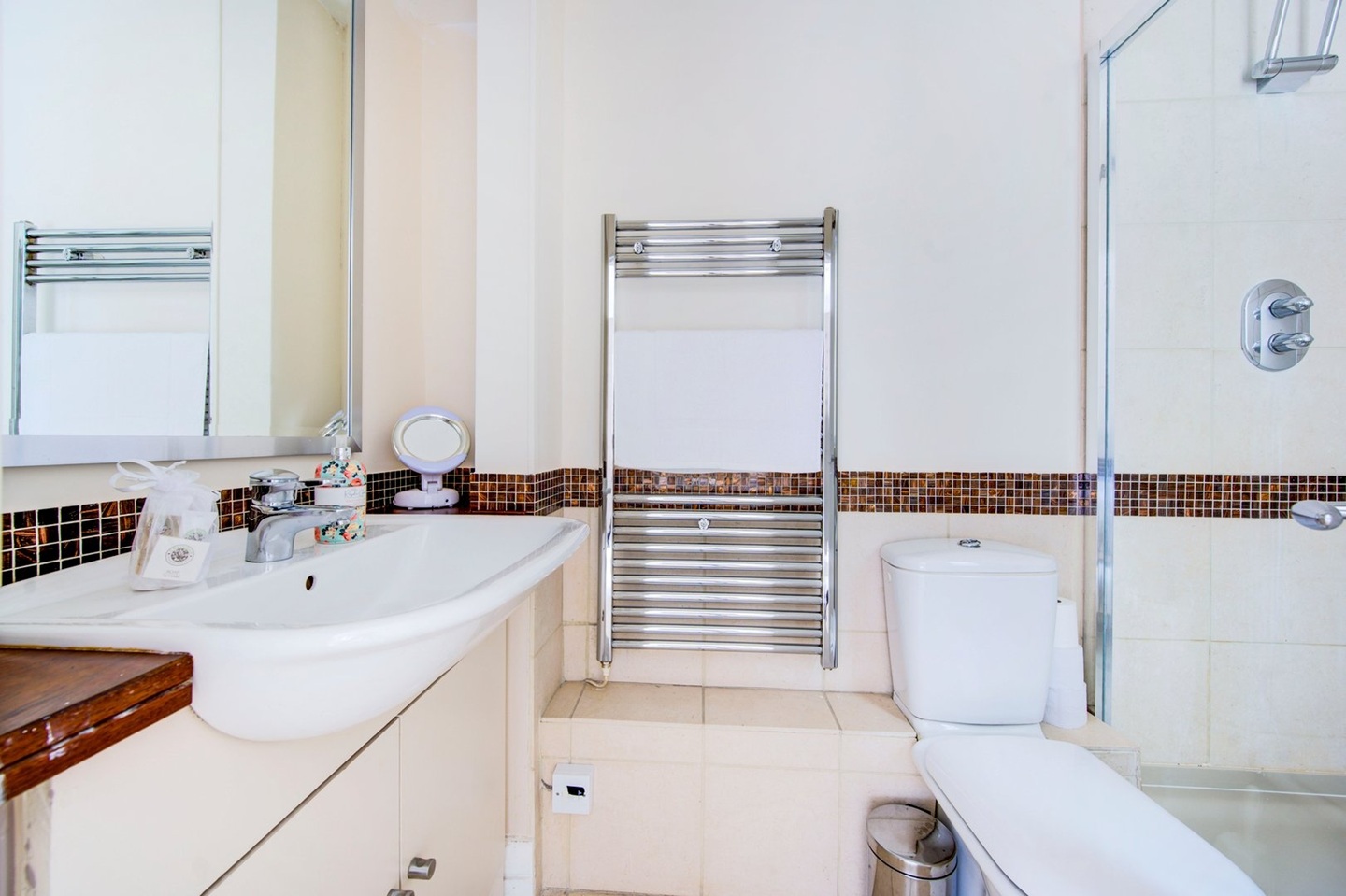 Additional image 10 of 2 Bed Flat, Drayton Court, SW10, N1 7GU