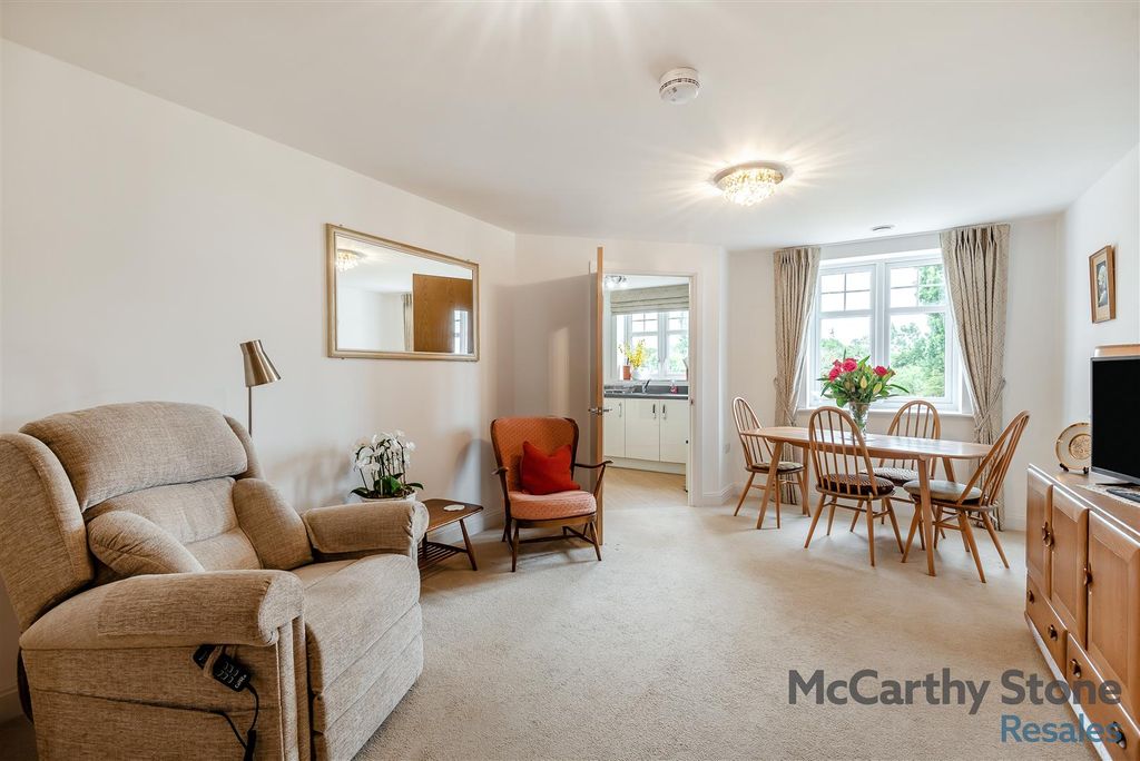 Additional image 6 of 2 bed flat for saleGibson Court, Tattershall Road, Woodhall Spa LN10
