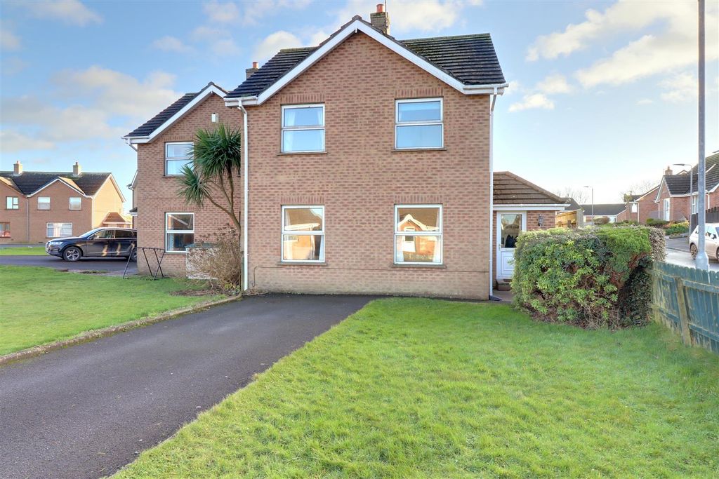 3 bed semi-detached house for sale24 Castle Meadows, Carrowdore, Newtownards BT22