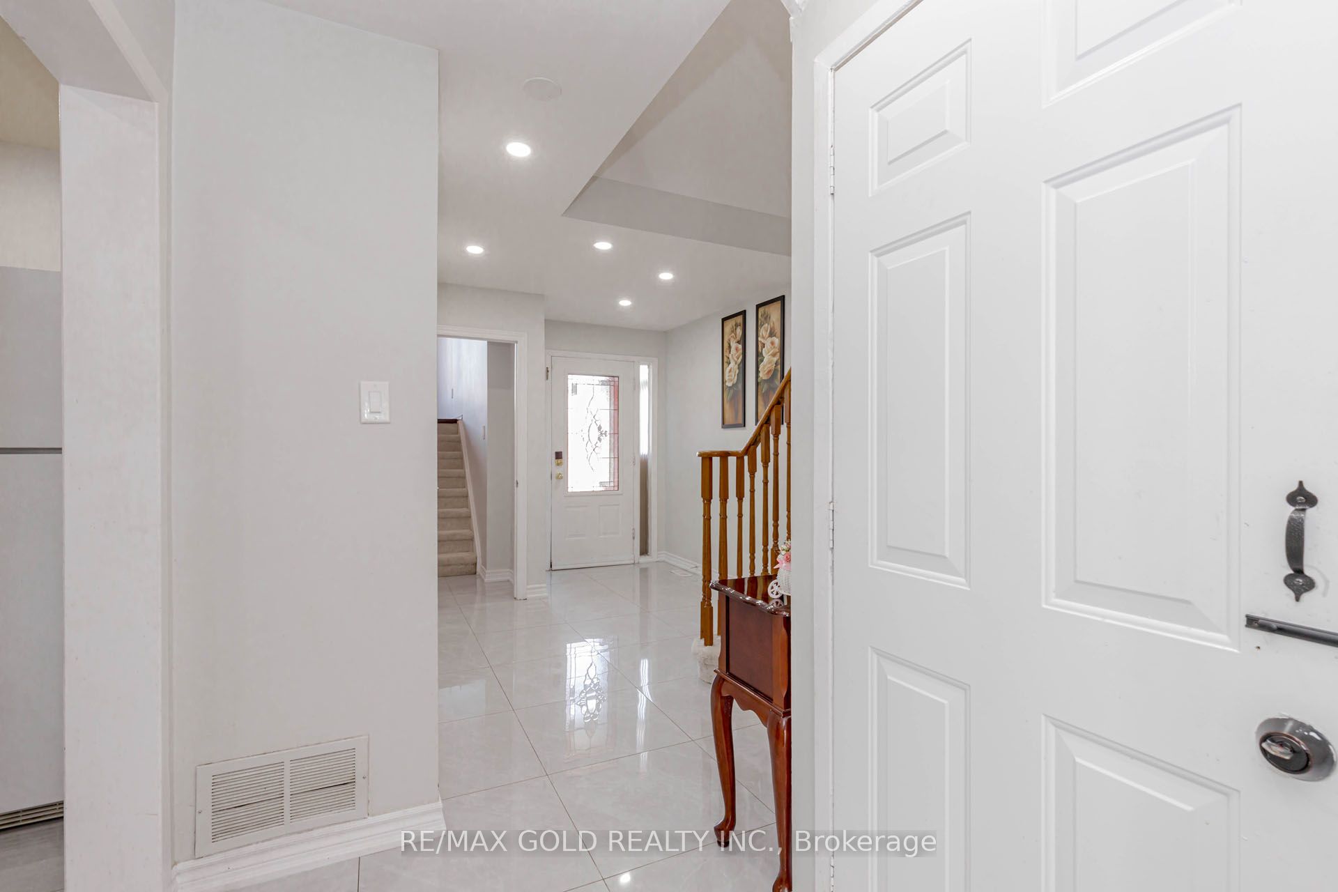Additional image 6 of 61 Kingknoll Drive, Brampton, ON, L6Y 3G6