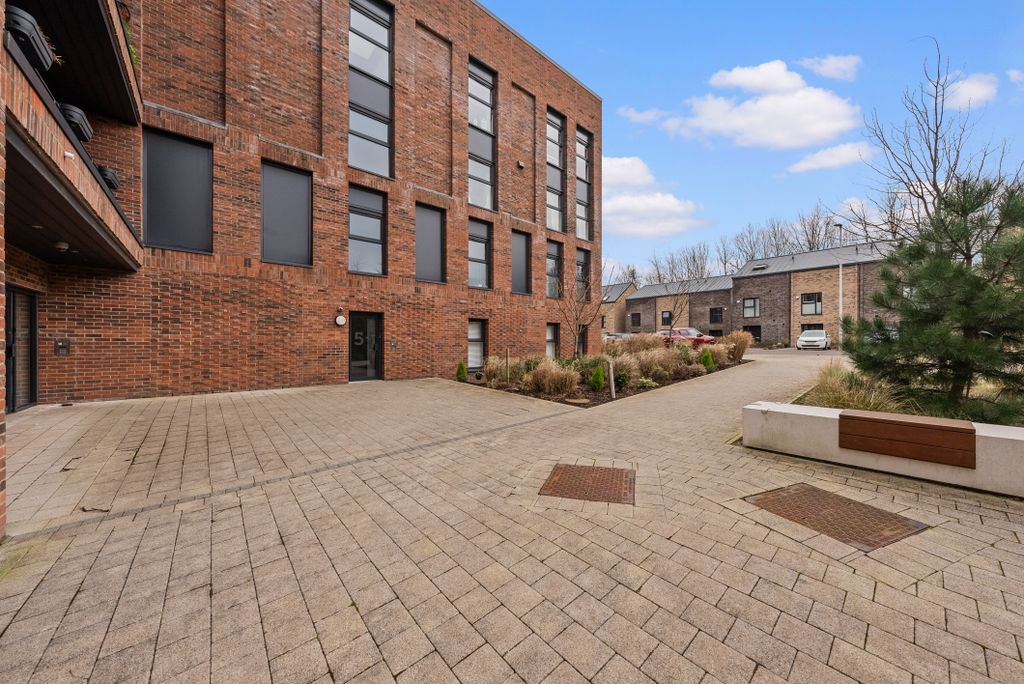 Additional image 17 of 2 bed flat for saleFestival Court, Princes Quay, Glasgow G51