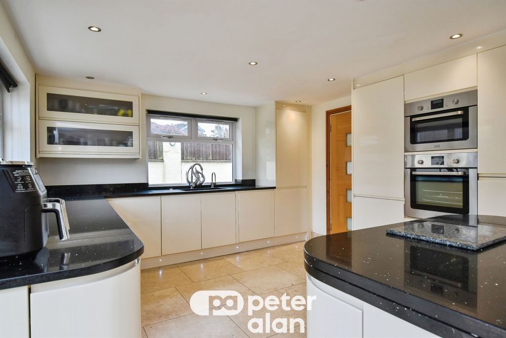 Additional image 25 of 6 bed detached house for salePentwyn Road, Treharris CF46