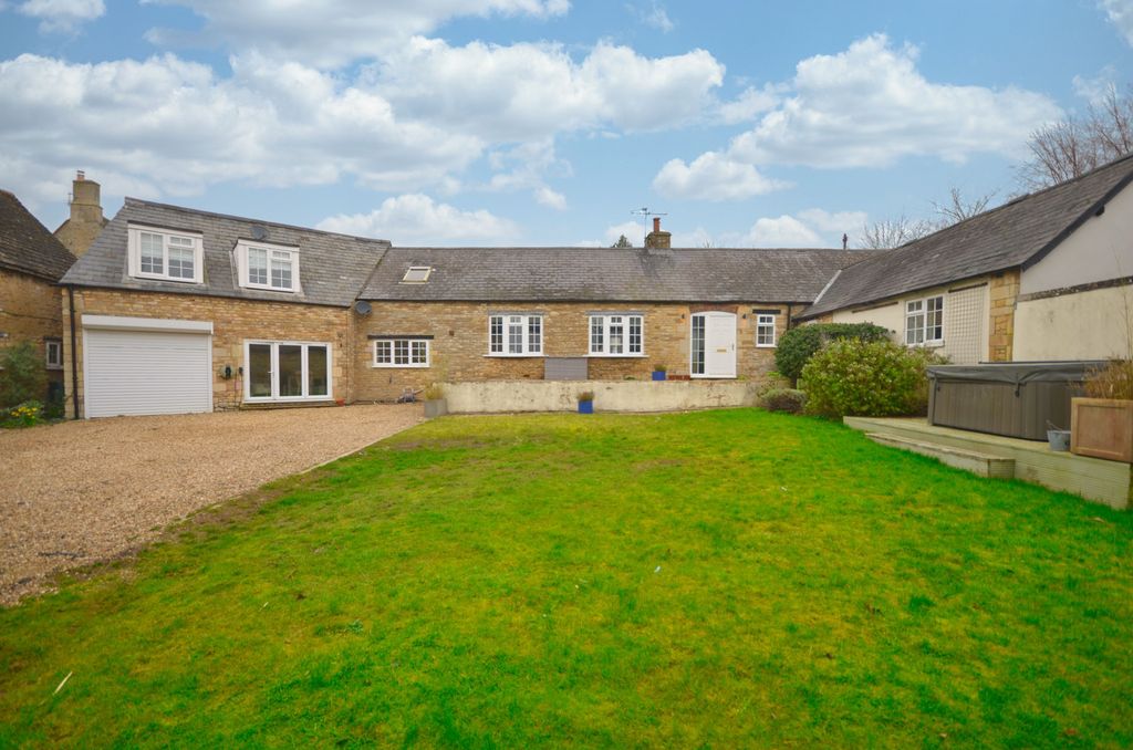 4 bed detached house for saleGlebe Road, North Luffenham LE15