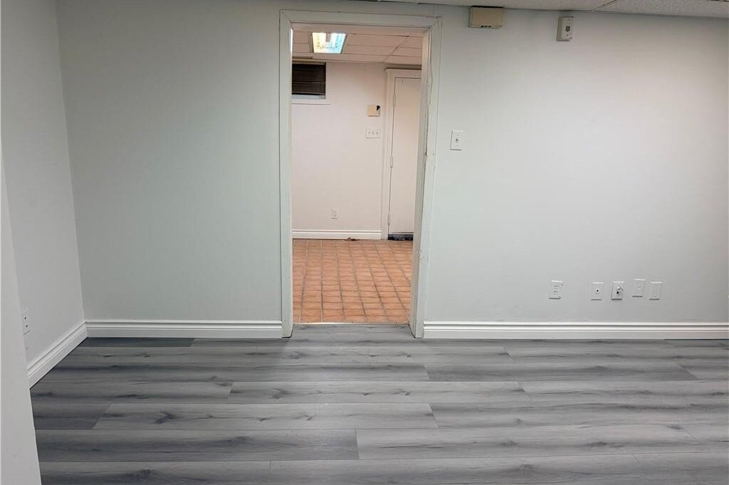 Additional image 7 of 4-124 King Street North, Waterloo, ON, N2J2X8