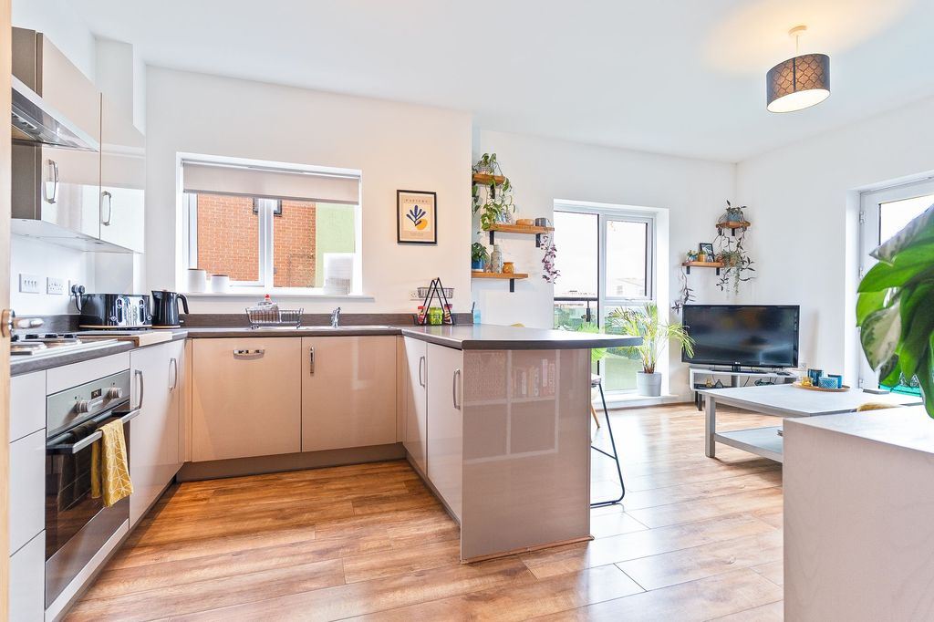 2 bed flat for saleCopper Dome Mews, The Da Vinci NP19