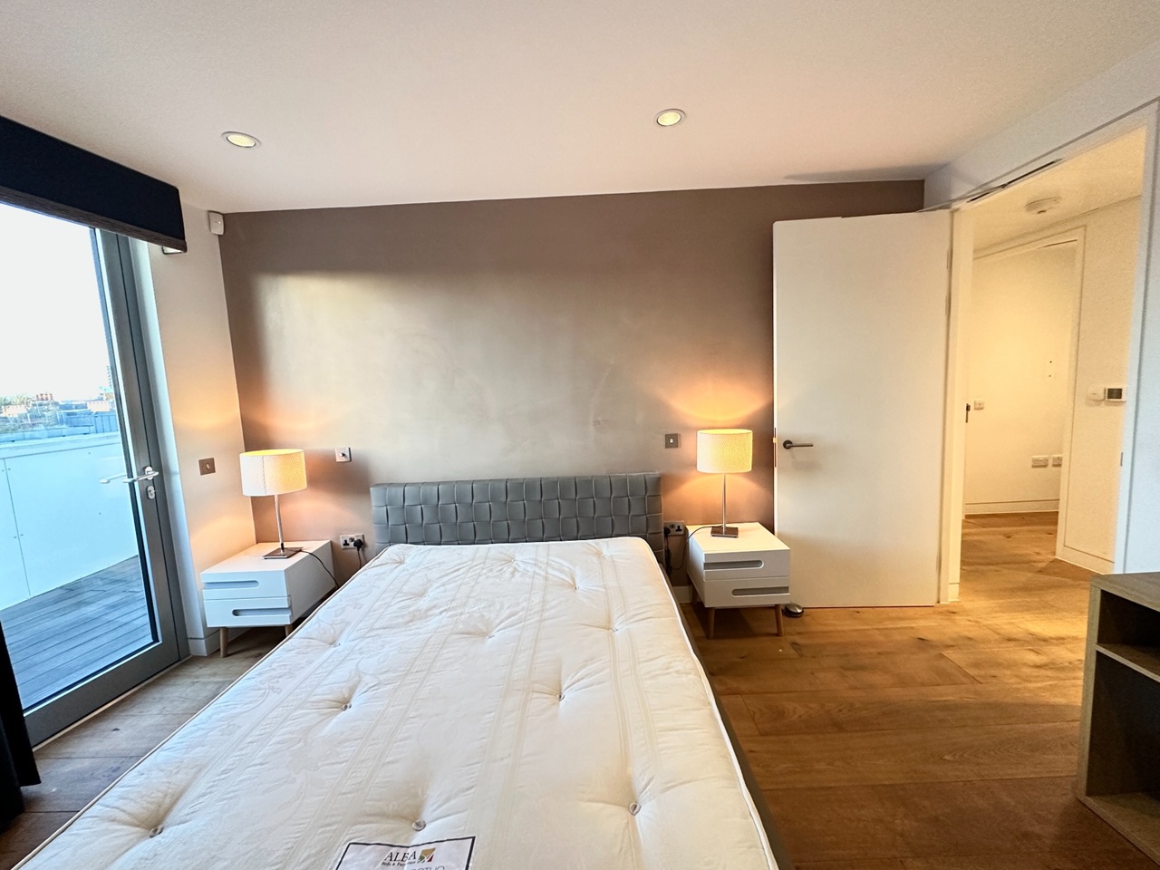 Additional image 6 of 2 Bed Flat, Curtain Road, EC2A, N1 7GU