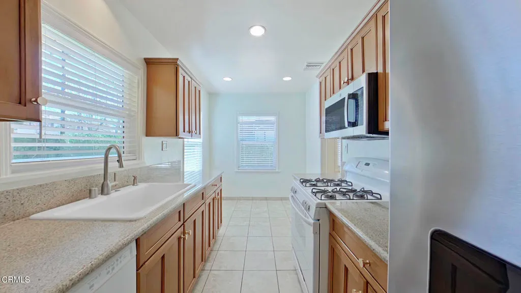 Additional image 59 of 3250 Las Lunas Street, Pasadena, CA