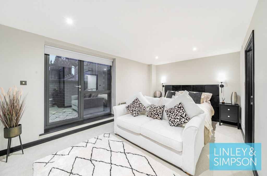 Additional image 14 of 2 bed flat for salePortland Place, 5 Calverly Street, Leeds LS1