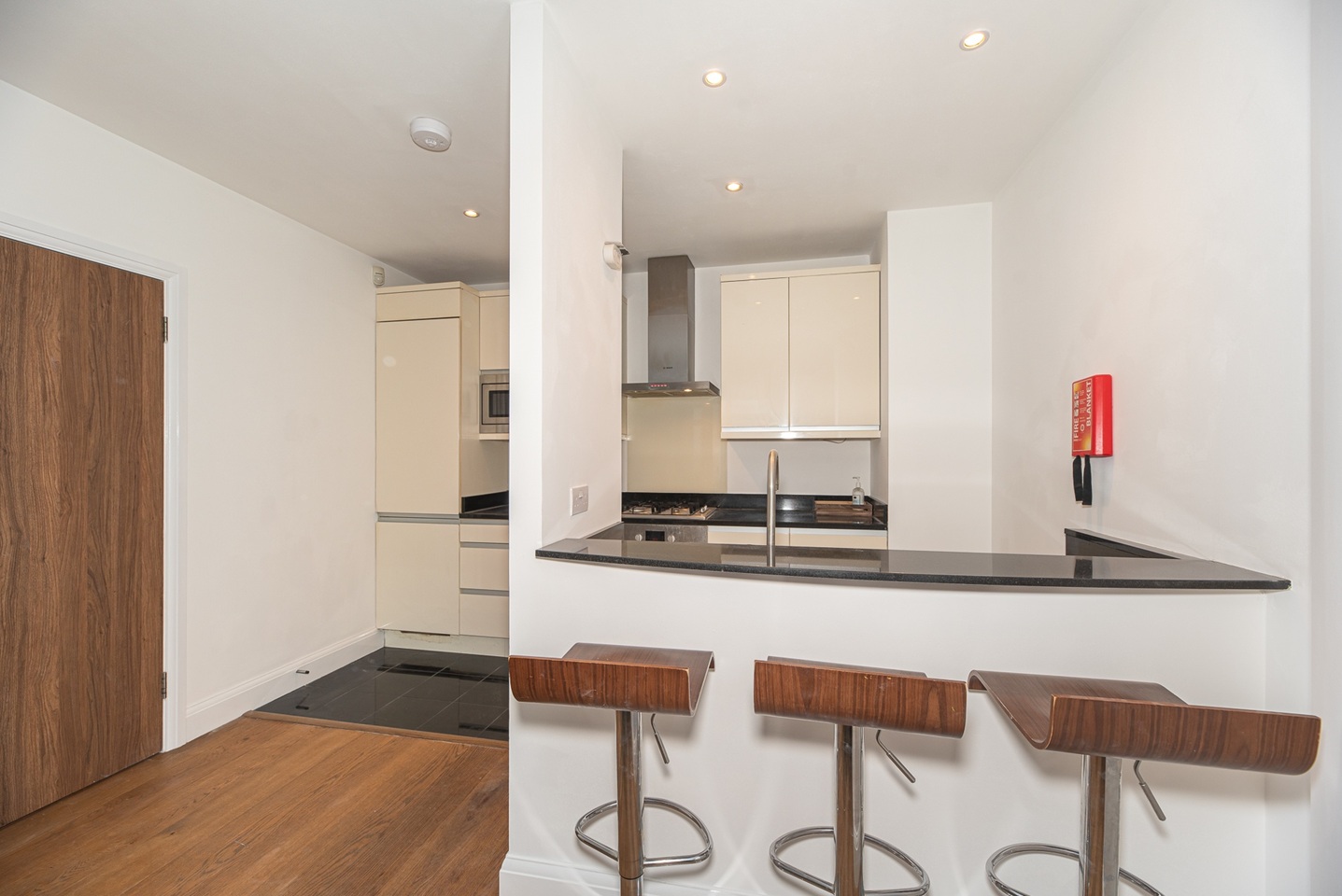 2 Bed Flat, Bondway, SW8, N1 7GU