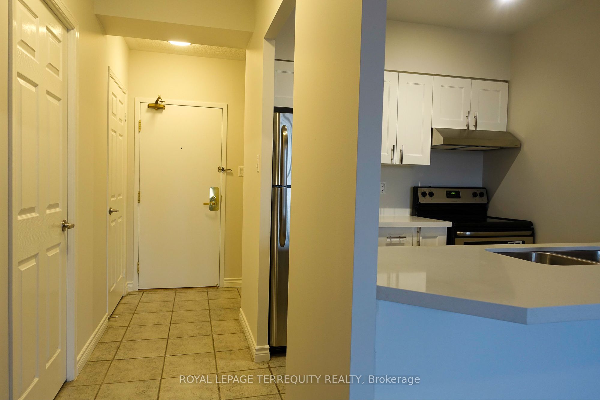 Additional image 5 of 702-887 Bay Street, Toronto, ON, M5S 3K4