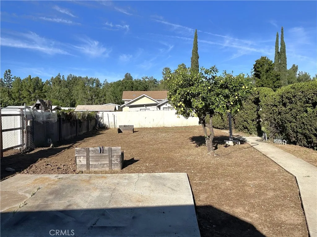 522 W 4th St, San Dimas, CA 91773