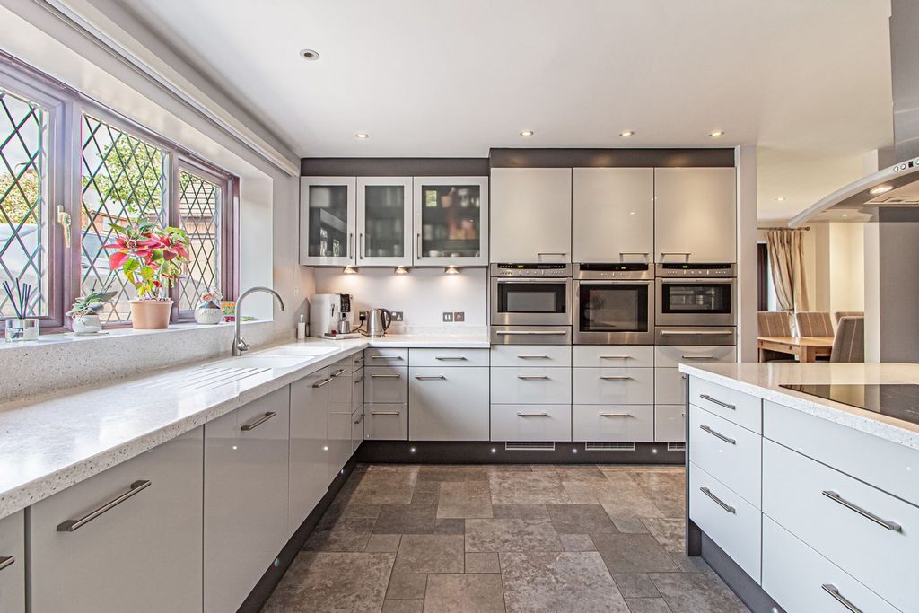 Additional image 9 of 4 bed detached house for saleBryn Rhedyn, Tonteg CF38