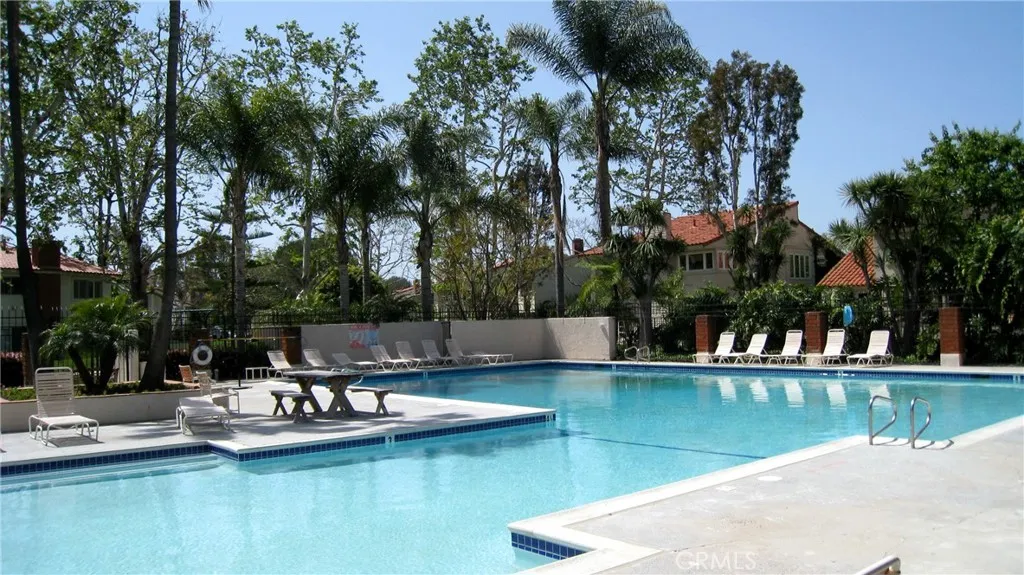 401 Vista Roma, Newport Beach, CA 92660