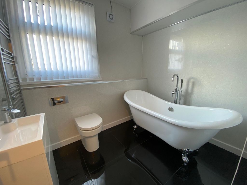 Additional image 7 of 4 bed flat for saleWoodland Road, Neath, Neath Port Talbot. SA11