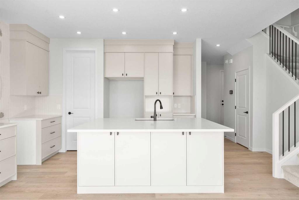 Additional image 2 of 270 West Grove Lane SW, Calgary, AB, T3H 6K8