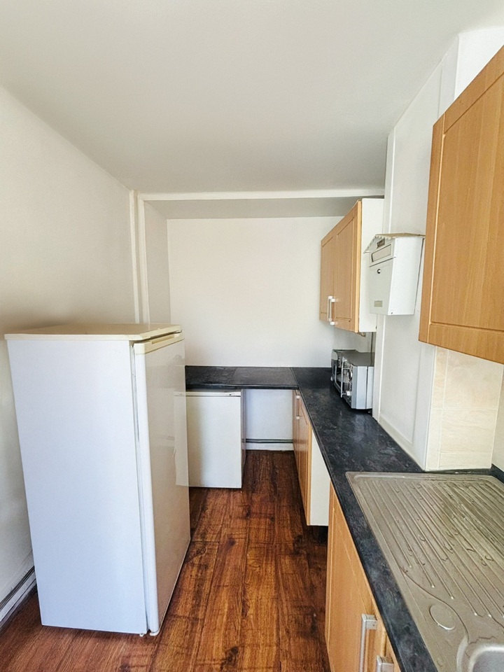 Additional image 4 of Room in a Shared Flat, Amazing Double Room In Stockwell/Nin, SW8, N1 7GU