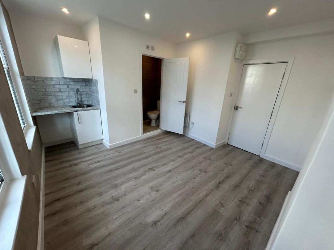 Additional image 8 of Studio Flat, London, SW1V, N1 7GU