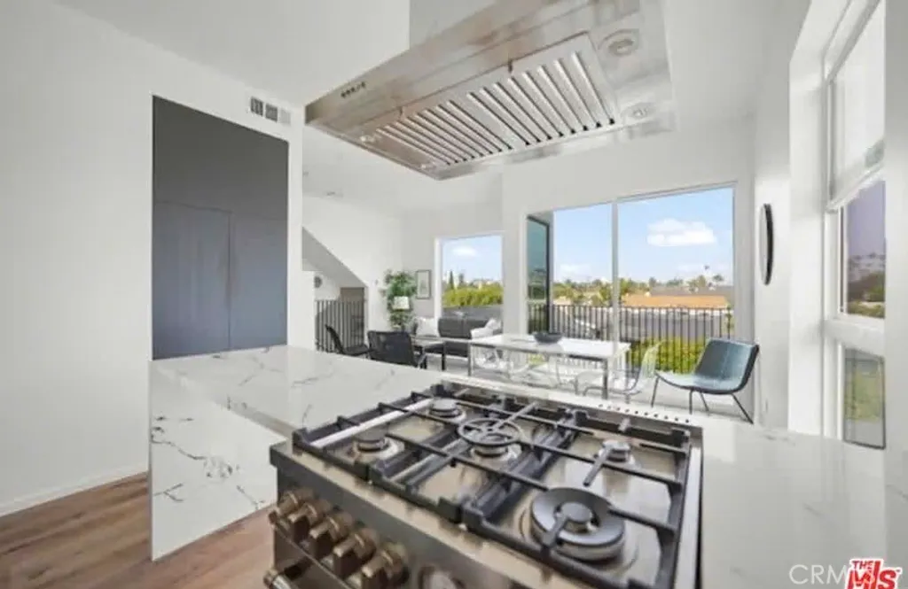 Additional image 7 of 4537 W 16th Unit 1/2, Los Angeles, CA 90019