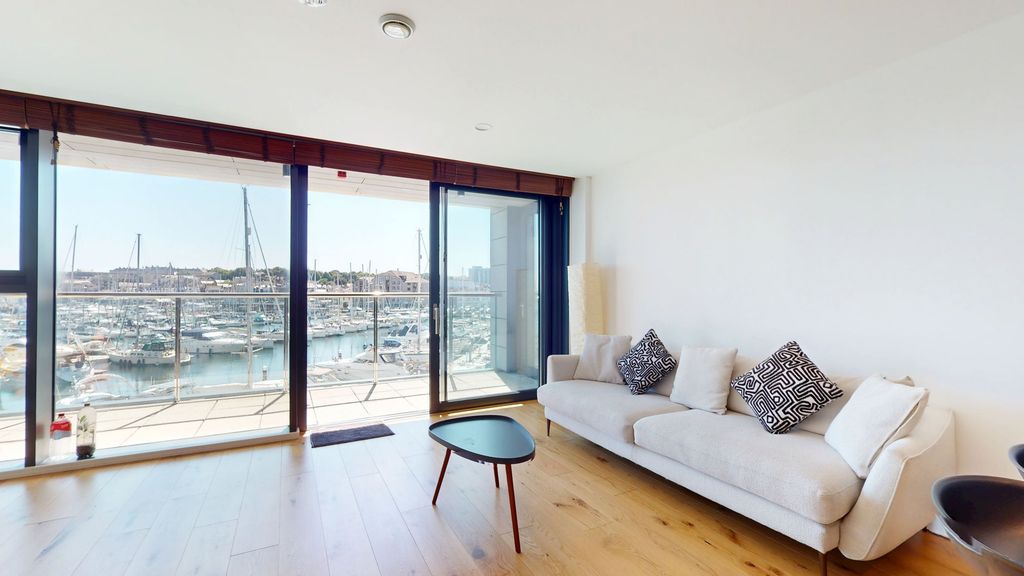 3 bed flat for saleHarbour Arch Quay, Sutton Harbour, Plymouth. PL4 photo 5