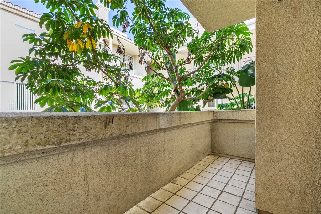 Additional image 16 of 16940 Chatsworth Unit 208, Granada Hills, CA 91344