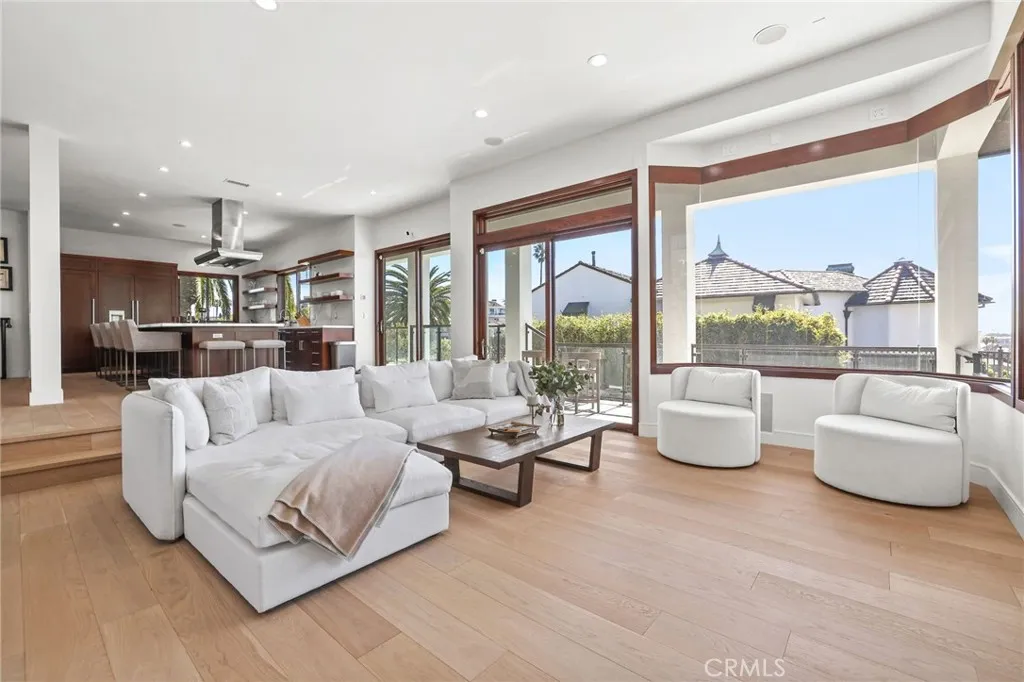 Additional image 8 of 2907 Cliff Drive, Newport Beach, CA 92663