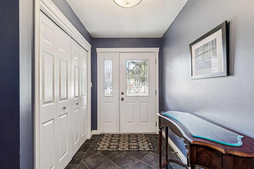 Additional image 4 of 443 Brookmere Crescent SW, Calgary, AB, T2W2R2