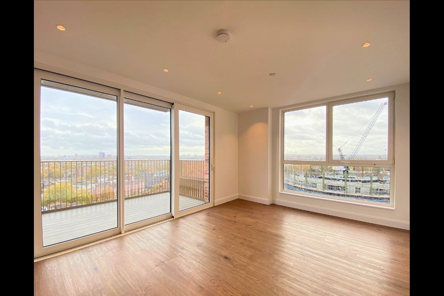 3 Bed Flat, Gasholder Place, SE11, N1 7GU