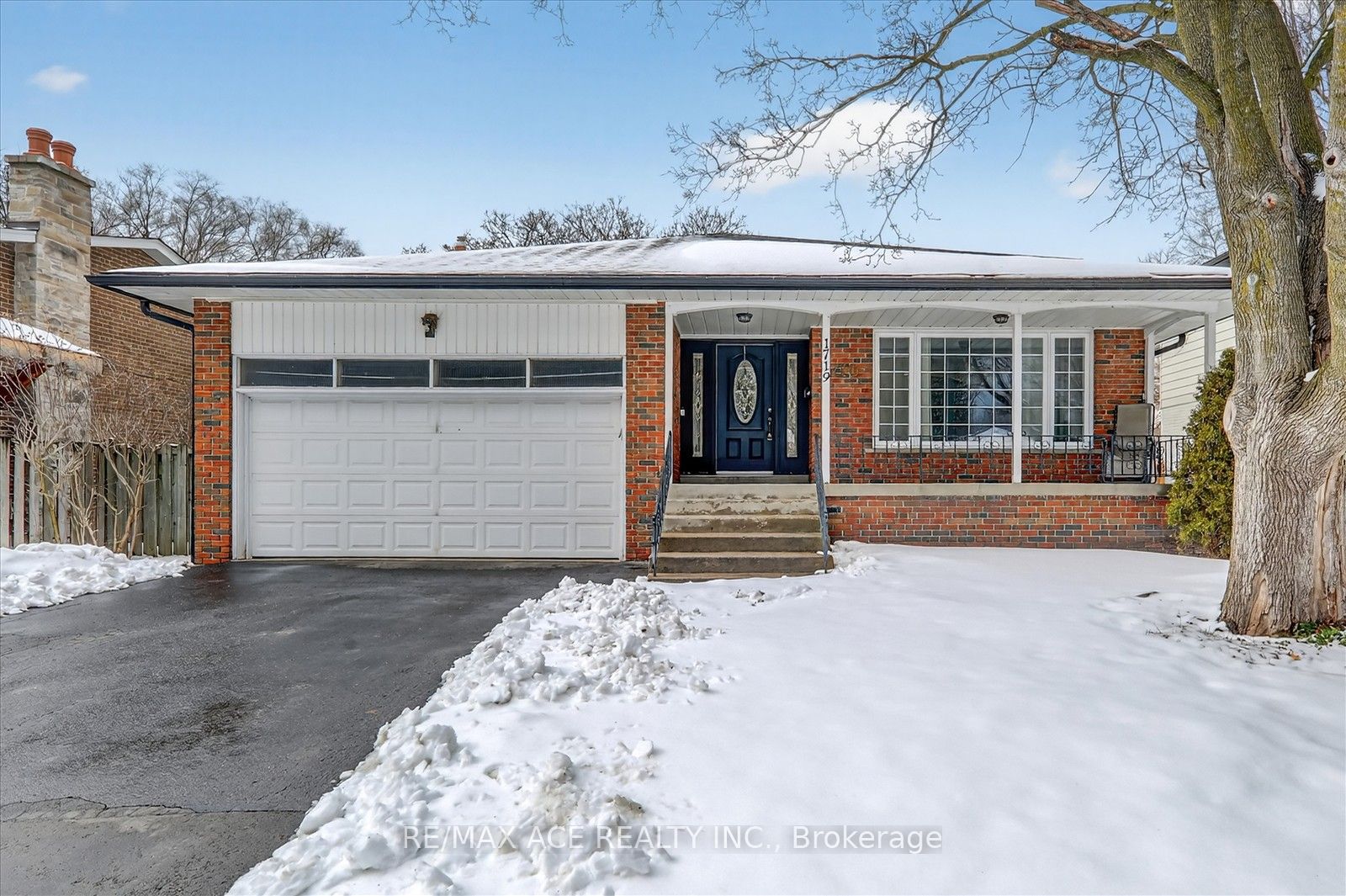 1719 Valentine Gardens, Mississauga, ON, L5J 1H4