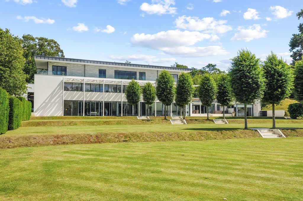 8 bed country house for saleCrown Lane, Berkshire SL2
