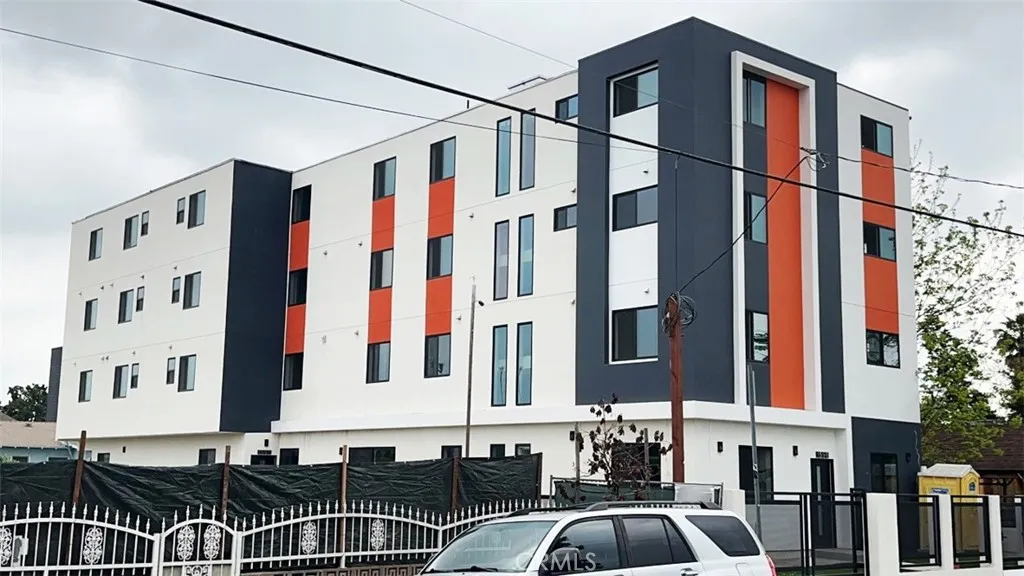 Additional image 2 of 1596 W 36th, Los Angeles, CA 90018