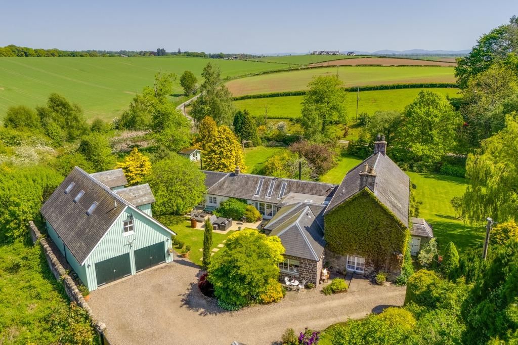 5 bed detached house for saleMilton Of Tullybeagle Farm, Bankfoot, Perth PH1